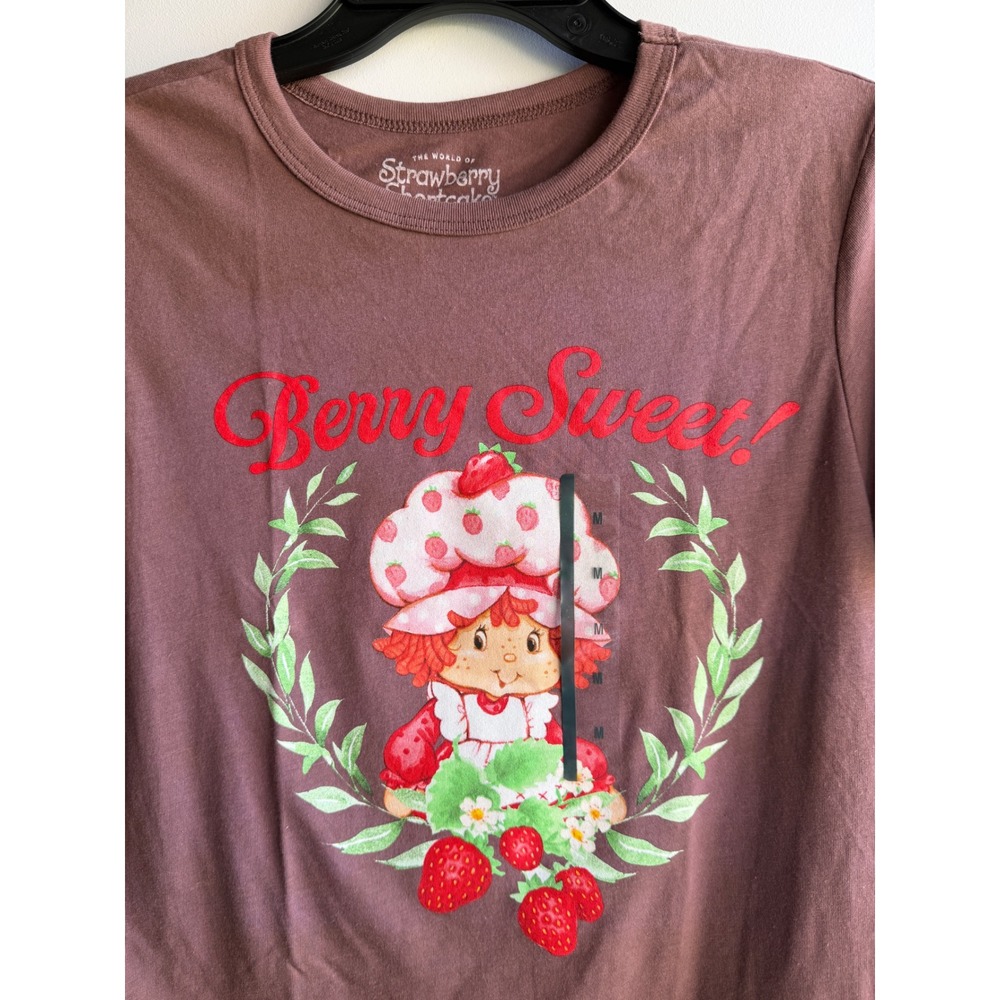 Strawberry Shortcake Graphic Tee Womens Medium Brown Berry Sweet NWT Double Side